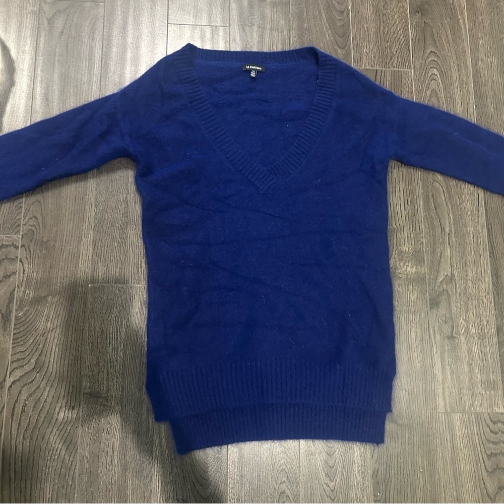 Le Chateau Blue V-Neck Sweater Knit Casual - Picture 3 of 10